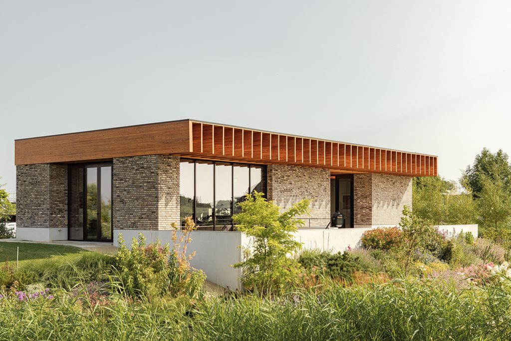 Terphouse Rotterdam, Sustainable Home with Timber roof by Studio AAAN