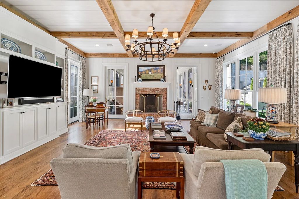 This $10M Beautiful Estate in Nashville, TN  Exudes all the Quintessential Graces and Charms