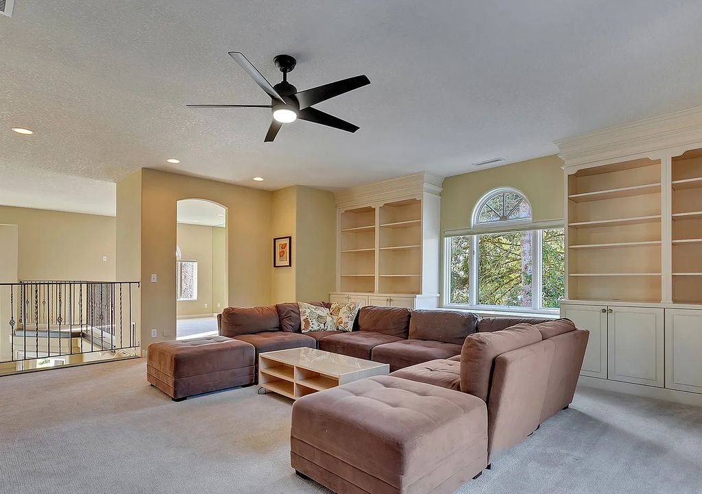 The Estate in Wilsonville is a luxurious home providing a secluded retreat yet with maximal river views now available for sale. This home located at 12300 SW Riverview Ln, Wilsonville, Oregon; offering 04 bedrooms and 04 bathrooms with 5,886 square feet of living spaces.