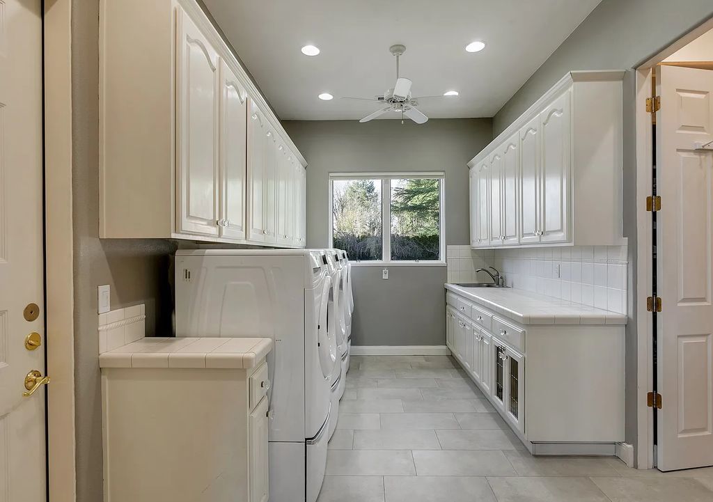 The Estate in Wilsonville is a luxurious home providing a secluded retreat yet with maximal river views now available for sale. This home located at 12300 SW Riverview Ln, Wilsonville, Oregon; offering 04 bedrooms and 04 bathrooms with 5,886 square feet of living spaces.