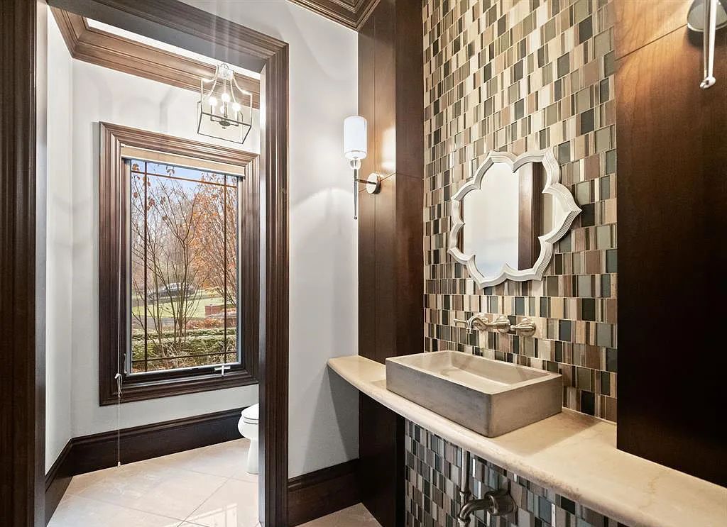 The Estate in Oakland is a luxurious home built for year-round entertaining and comfort with an open floor plan and multiple living areas now available for sale. This home located at 712 E Gunn Rd, Oakland, Michigan; offering 06 bedrooms and 09 bathrooms with 7,292 square feet of living spaces.