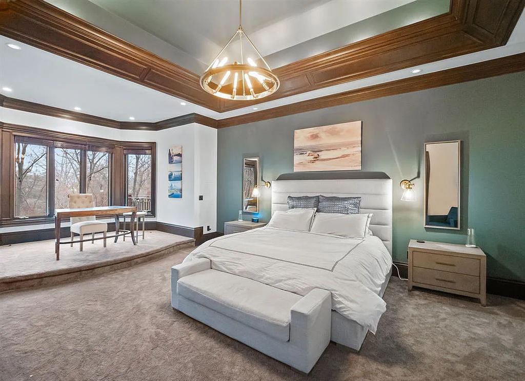 The Estate in Oakland is a luxurious home built for year-round entertaining and comfort with an open floor plan and multiple living areas now available for sale. This home located at 712 E Gunn Rd, Oakland, Michigan; offering 06 bedrooms and 09 bathrooms with 7,292 square feet of living spaces.