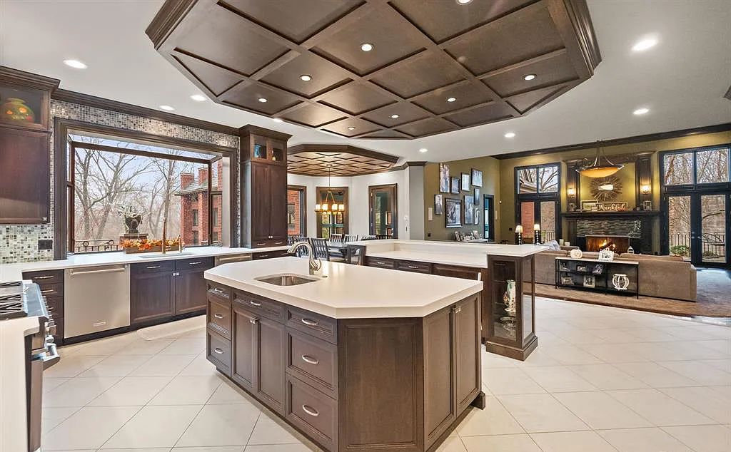 The Estate in Oakland is a luxurious home built for year-round entertaining and comfort with an open floor plan and multiple living areas now available for sale. This home located at 712 E Gunn Rd, Oakland, Michigan; offering 06 bedrooms and 09 bathrooms with 7,292 square feet of living spaces.