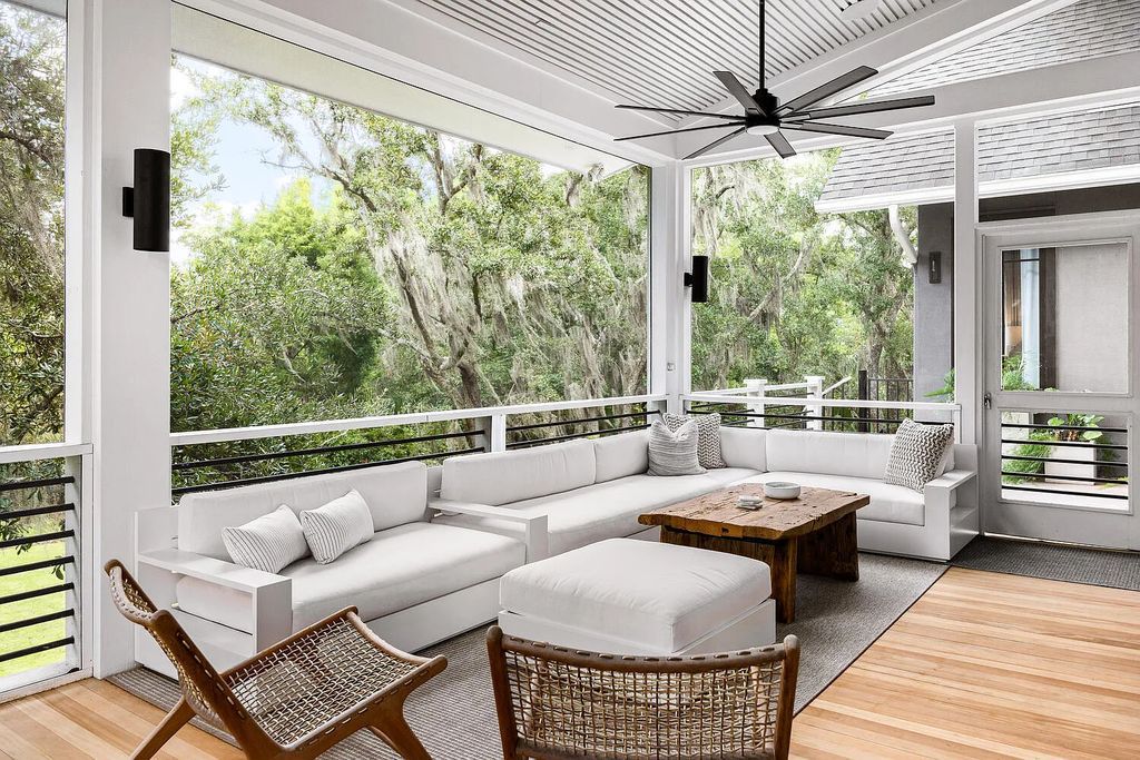 The Estate in Daniel Island is a luxurious home newly renovated with incomparable features and finishes now available for sale. This home located at 181 River Green Pl, Daniel Island, South Carolina; offering 05 bedrooms and 06 bathrooms with 4,432 square feet of living spaces.