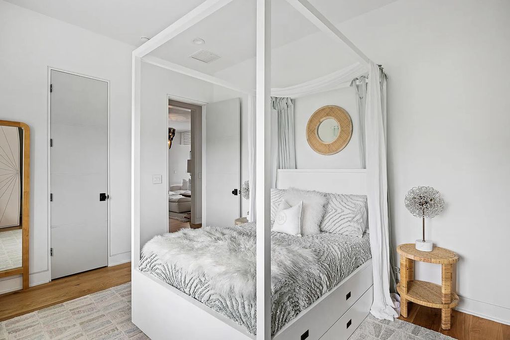 The Estate in Daniel Island is a luxurious home newly renovated with incomparable features and finishes now available for sale. This home located at 181 River Green Pl, Daniel Island, South Carolina; offering 05 bedrooms and 06 bathrooms with 4,432 square feet of living spaces.