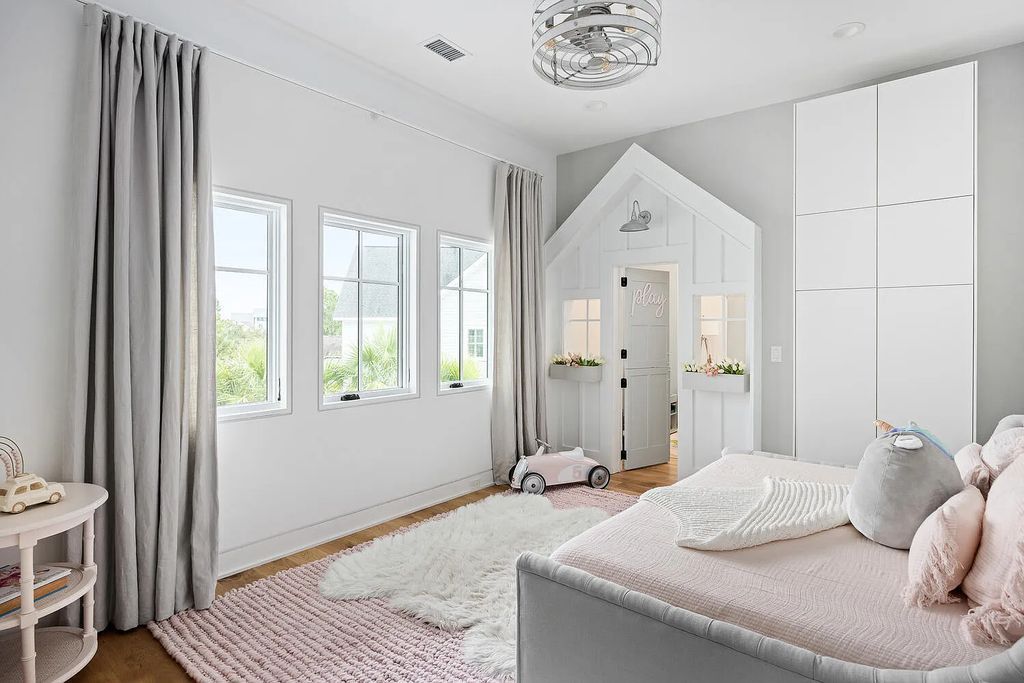 The Estate in Daniel Island is a luxurious home newly renovated with incomparable features and finishes now available for sale. This home located at 181 River Green Pl, Daniel Island, South Carolina; offering 05 bedrooms and 06 bathrooms with 4,432 square feet of living spaces.