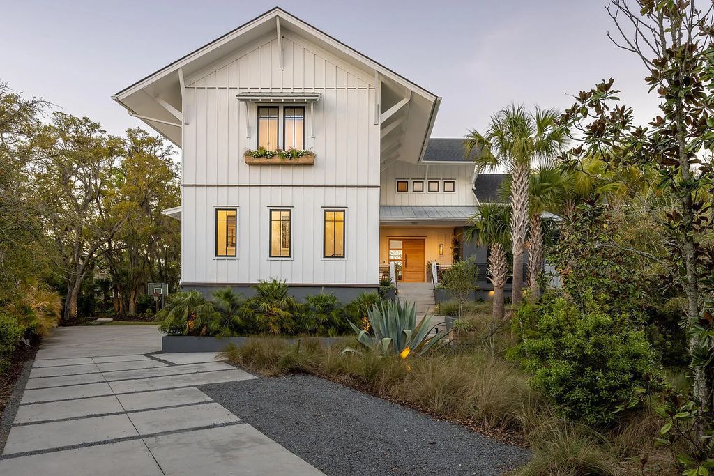 The Estate in Daniel Island is a luxurious home newly renovated with incomparable features and finishes now available for sale. This home located at 181 River Green Pl, Daniel Island, South Carolina; offering 05 bedrooms and 06 bathrooms with 4,432 square feet of living spaces.