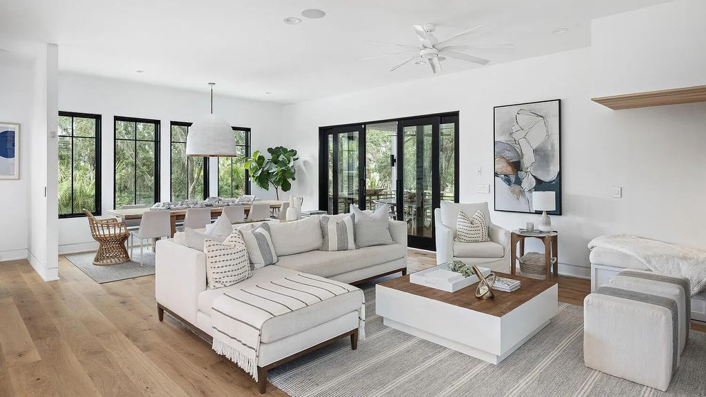 The Estate in Daniel Island is a luxurious home newly renovated with incomparable features and finishes now available for sale. This home located at 181 River Green Pl, Daniel Island, South Carolina; offering 05 bedrooms and 06 bathrooms with 4,432 square feet of living spaces.