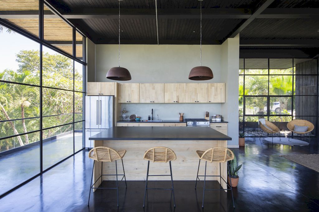 Tres Amores House Frames Views of the Pacific Ocean by Studio Saxe 8 Tres Amores House Frames Views of the Pacific Ocean by Studio Saxe