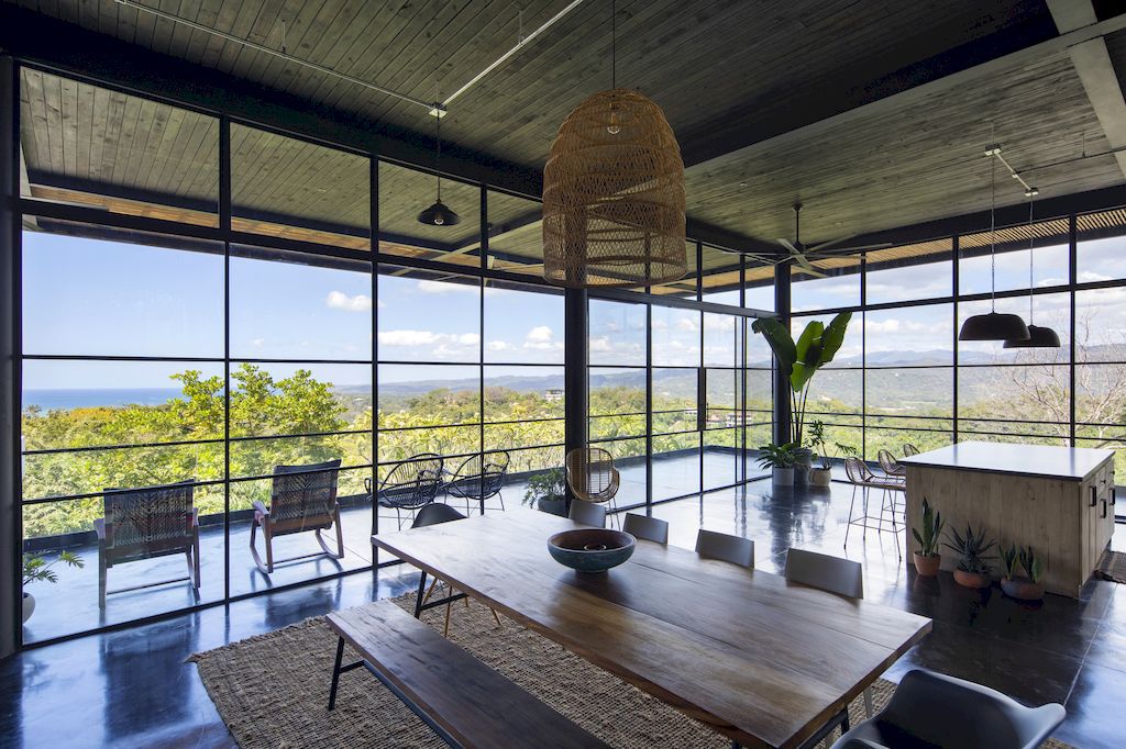 Tres Amores House Frames Views of the Pacific Ocean by Studio Saxe 6 Tres Amores House Frames Views of the Pacific Ocean by Studio Saxe