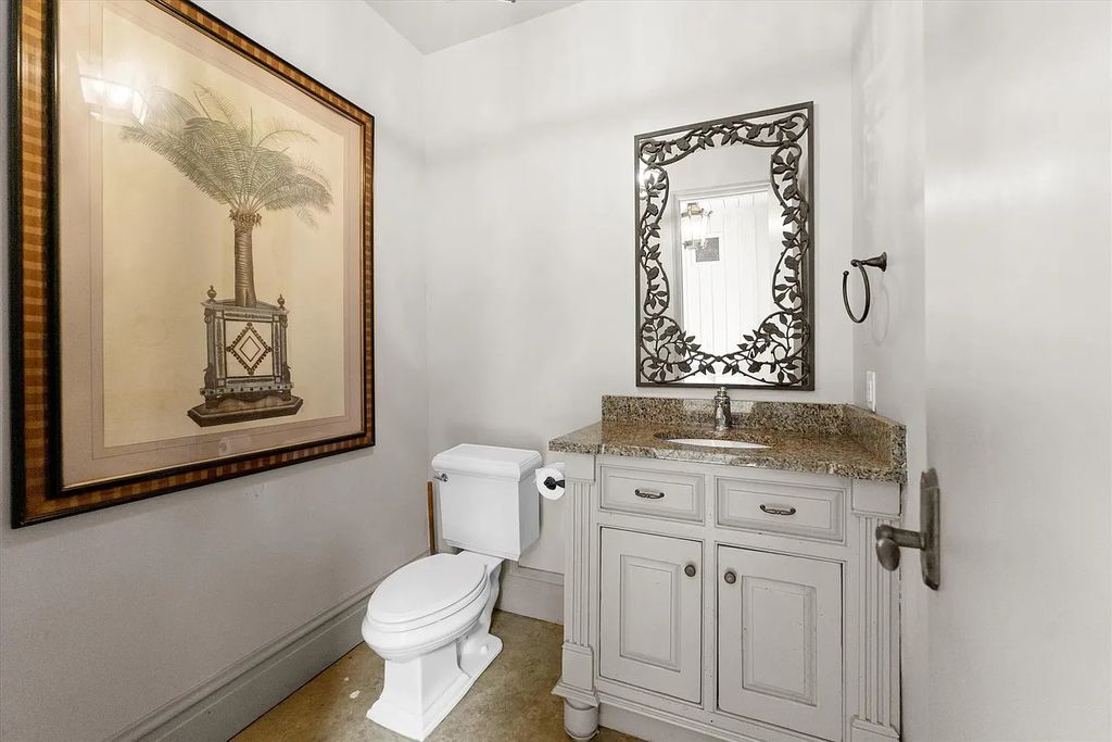 The House in Charlotte is a luxurious home consist of high-end custom features throughout, now available for sale. This home located at 3338 Leamington Ln, Charlotte, North Carolina