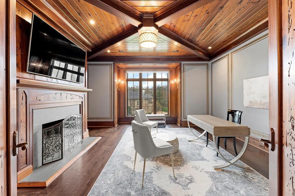 The House in Charlotte is a luxurious home consist of high-end custom features throughout, now available for sale. This home located at 3338 Leamington Ln, Charlotte, North Carolina