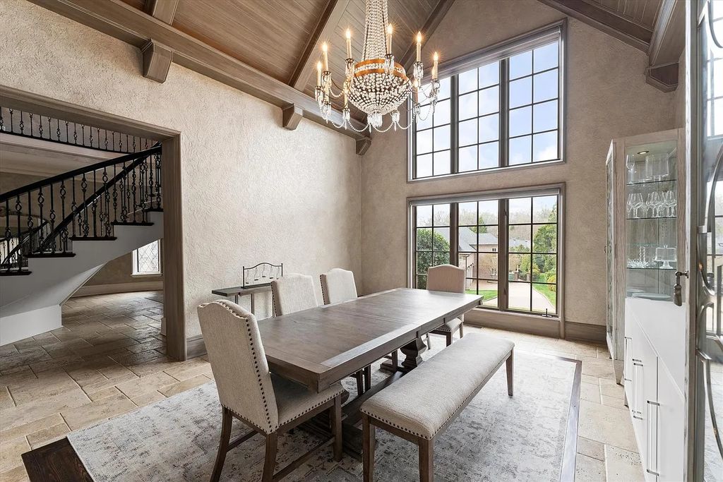 The House in Charlotte is a luxurious home consist of high-end custom features throughout, now available for sale. This home located at 3338 Leamington Ln, Charlotte, North Carolina