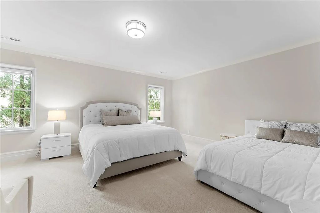 The House in Charlotte is a luxurious home consist of high-end custom features throughout, now available for sale. This home located at 3338 Leamington Ln, Charlotte, North Carolina