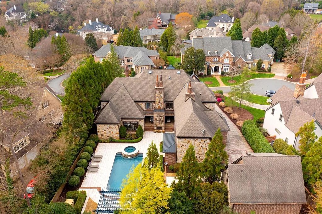 The House in Charlotte is a luxurious home consist of high-end custom features throughout, now available for sale. This home located at 3338 Leamington Ln, Charlotte, North Carolina