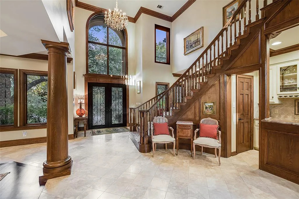 2704 Berenson Ln Austin TX 78746 15