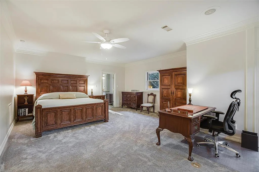 2704 Berenson Ln Austin TX 78746 2
