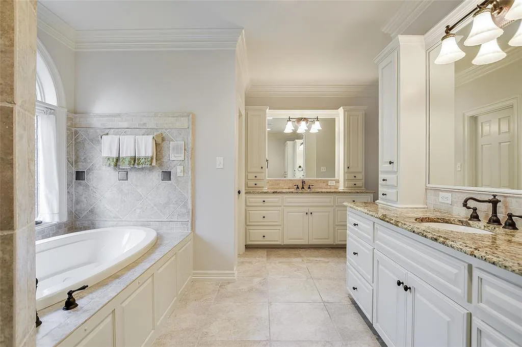 2704 Berenson Ln Austin TX 78746 7
