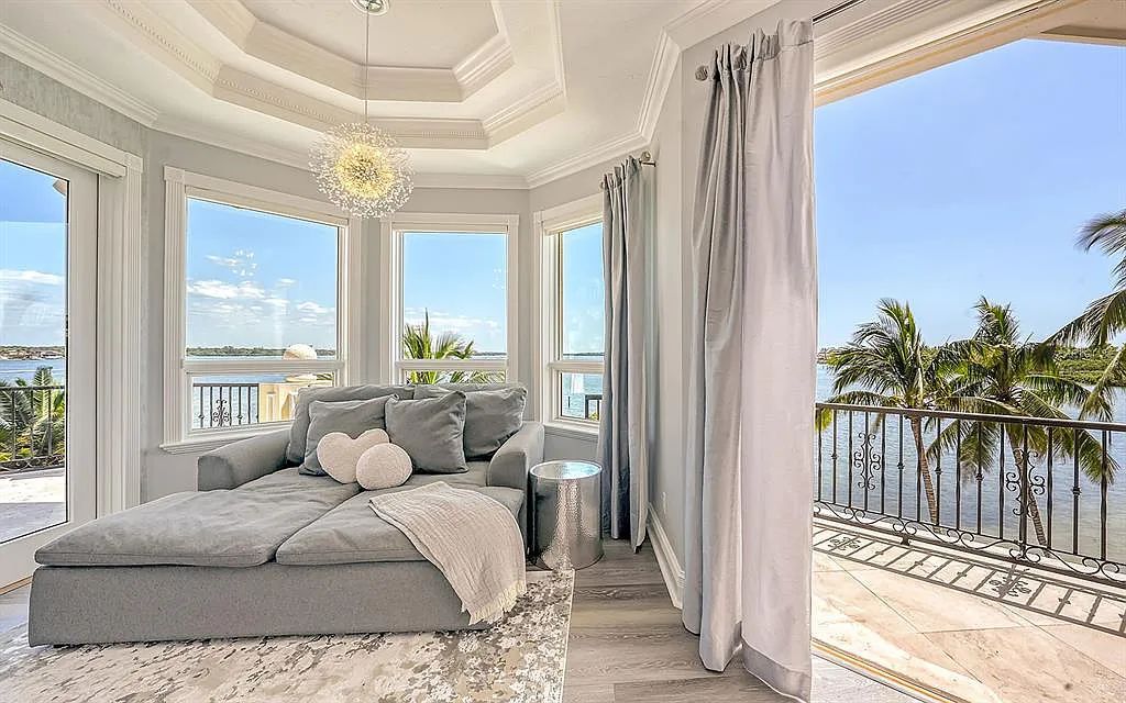 Welcome to a stunning Siesta Key coastal home 1414 Point Crisp Road, Sarasota, Florida with 360-degree bay views and 546 feet of waterfront on Little Sarasota Bay. This 6-bed, 9-bath home boasts 7,162 sqft of living space on 1.22 acres of land.