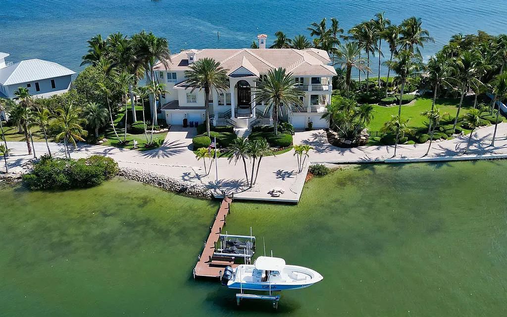 A 16 Million Stunning Siesta Key Home with 360 Degree Bay Views and 546 Feet of Waterfront in Sarasota Florida 37