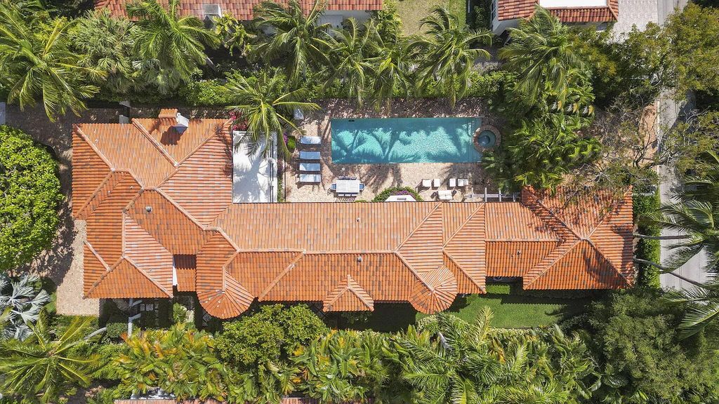 Experience luxury living at its finest in Palm Beach, Florida with this stunning Mediterranean estate on 224 Barton Avenue. The fully furnished home features 4 bedrooms, 5 bathrooms, and over 6,387 sqft of living space, complete with a custom gourmet kitchen and butler's pantry.