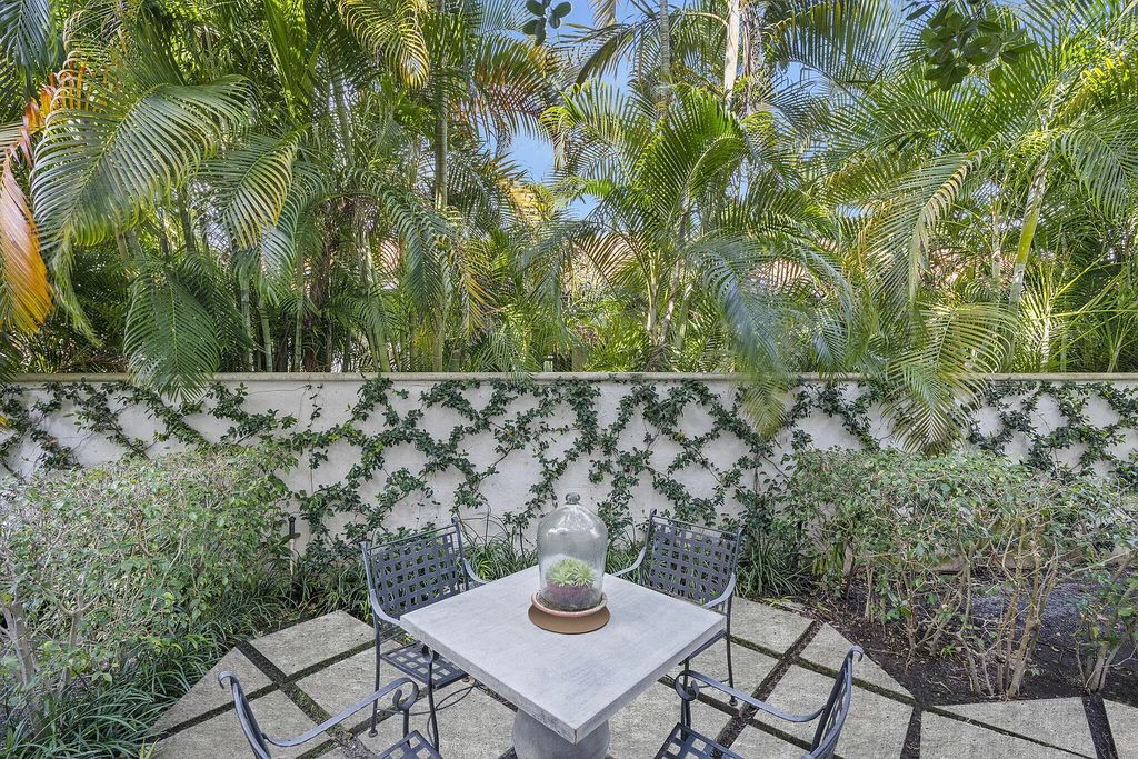 Experience luxury living at its finest in Palm Beach, Florida with this stunning Mediterranean estate on 224 Barton Avenue. The fully furnished home features 4 bedrooms, 5 bathrooms, and over 6,387 sqft of living space, complete with a custom gourmet kitchen and butler's pantry.