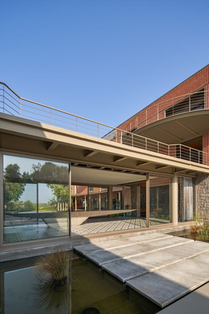 Athachi Farmhouse with Raw Earthy Tone Exterior by Alchemy Architects 13