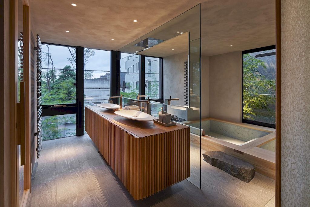 C4L House shows tranquility & exquisite tension by CUBO Design Architect