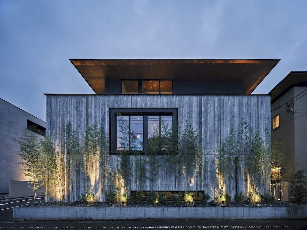 C4L House shows tranquility & exquisite tension by CUBO Design Architect