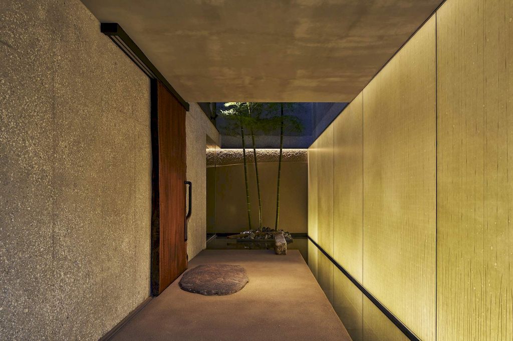 C4L House shows tranquility & exquisite tension by CUBO Design Architect