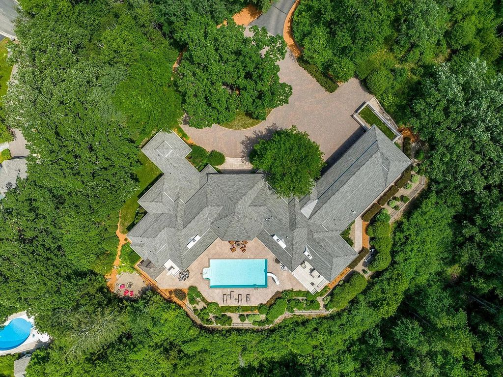 Contemporary Eagan, MN Home with a Perfect Blend of Nature and Luxury -  Featuring Breathtaking Views and High-End Amenities Asking $2.499M