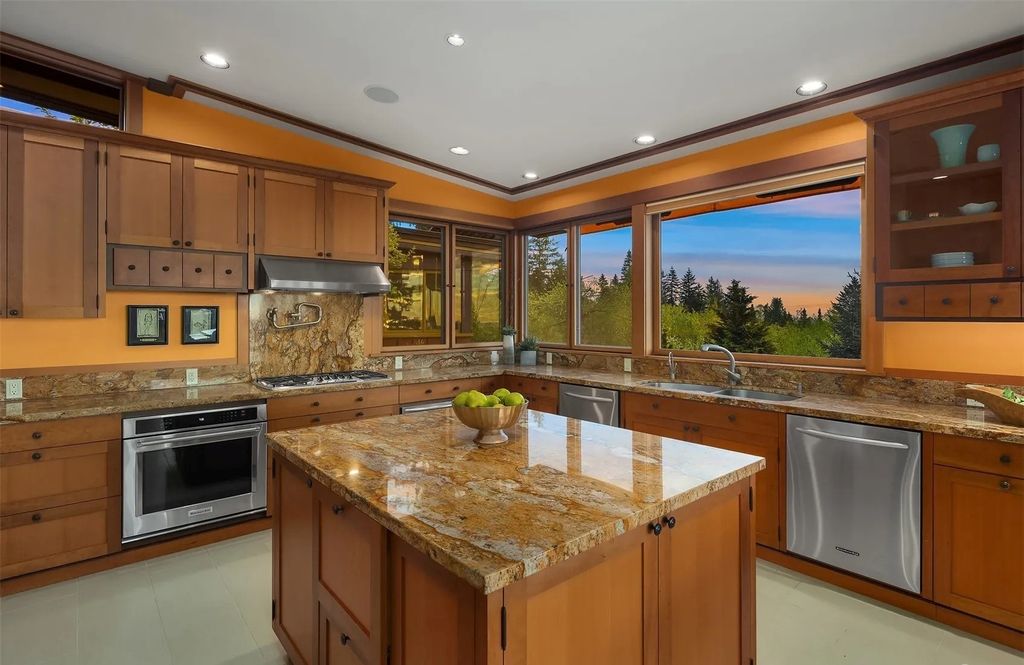 Dramatic Ever-Changing Views Provide a Breathtaking Backdrop for This $3.798M Modern Home in Bellevue, WA