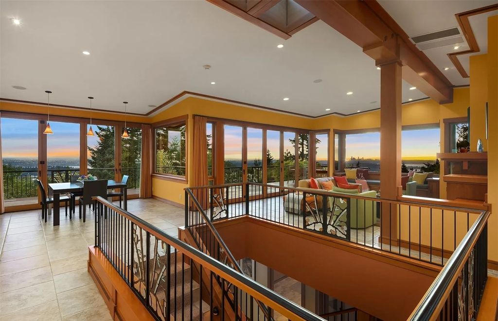 Dramatic Ever-Changing Views Provide a Breathtaking Backdrop for This $3.798M Modern Home in Bellevue, WA