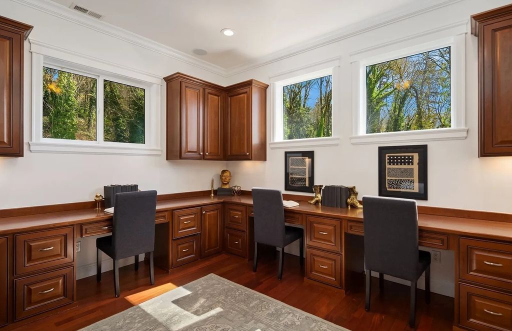 Exceptional Des Moines, WA Residence: A Private Oasis with Stunning Views, Timeless Style, and a Price of $2.995M