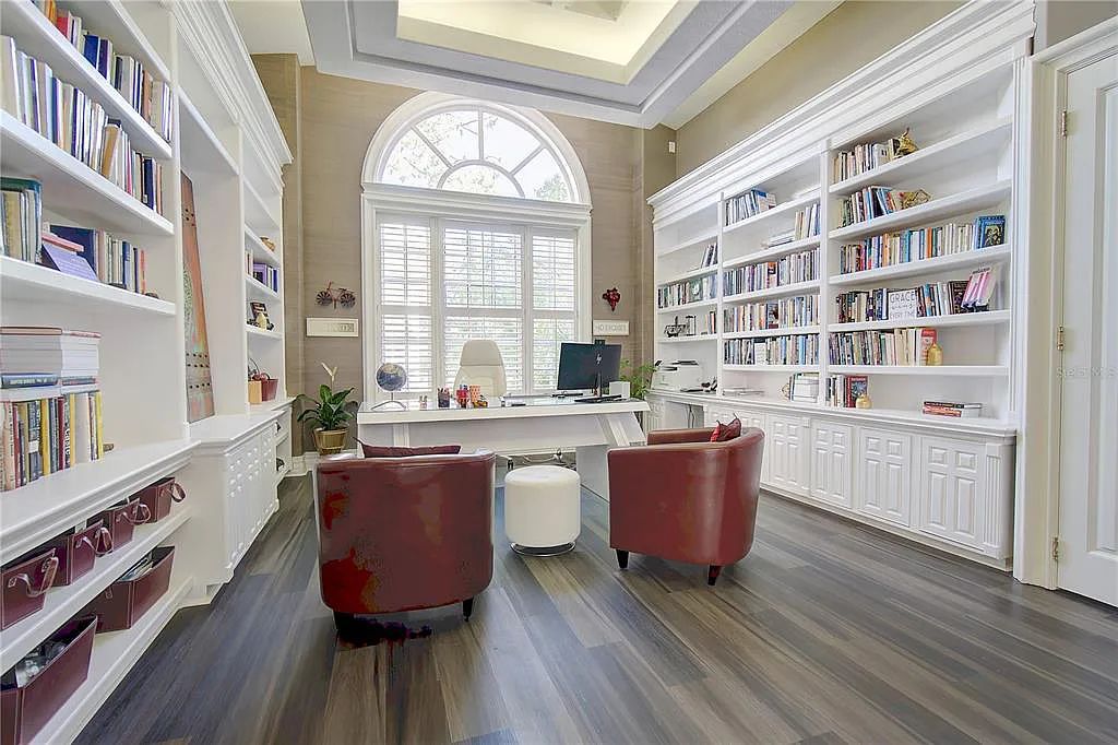 Discover the stunning 6-bed, 8-bath estate at 400 Saddleworth Place in Lake Mary, Florida. Situated on 2.82 acres within Heathrow's premier community, this custom-built home offers over 9,000 sqft of luxurious living space.