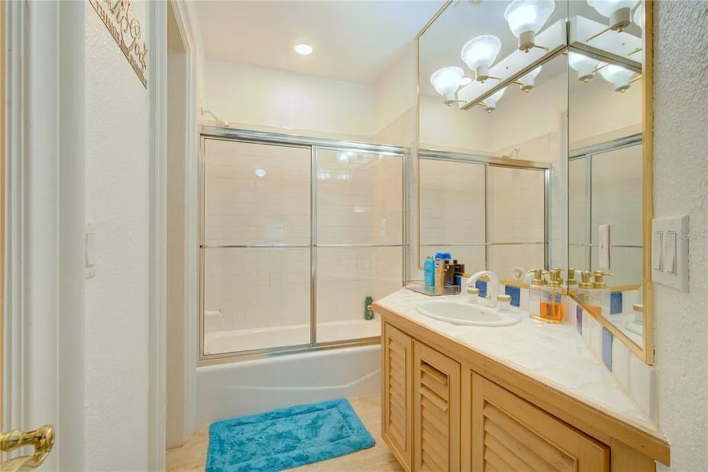 Discover the stunning 6-bed, 8-bath estate at 400 Saddleworth Place in Lake Mary, Florida. Situated on 2.82 acres within Heathrow's premier community, this custom-built home offers over 9,000 sqft of luxurious living space.