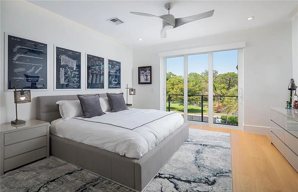 146 Myrtle Road, Naples, Florida newly completed, custom contemporary Pine Ridge estate boasts 6 beds, 10 baths, 7,238 sq ft of living space on a 1.21-acre lot.