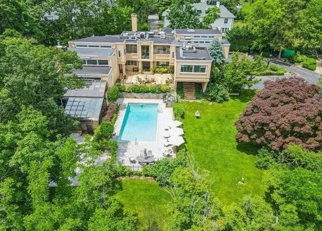 Live in Splendor: Exceptional Mansion for Sale in Hewlett Bay Park, NY at $3.65M - Your Gateway to Luxurious Living