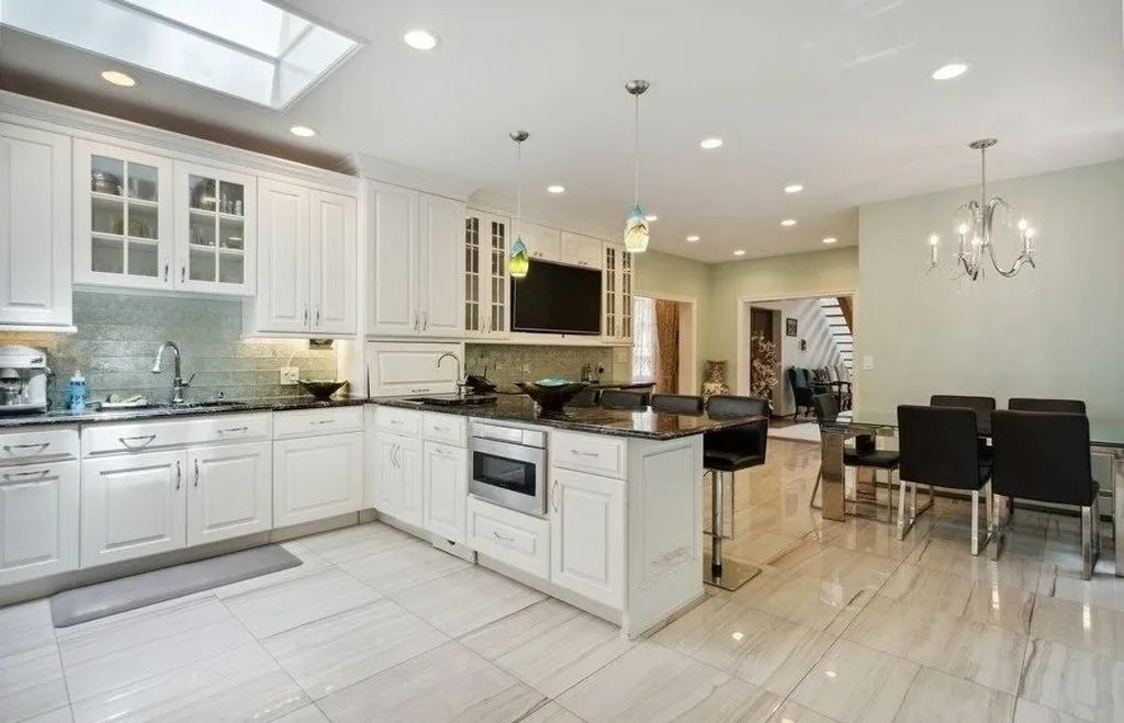 Live in Splendor: Exceptional Mansion for Sale in Hewlett Bay Park, NY at $3.65M - Your Gateway to Luxurious Living