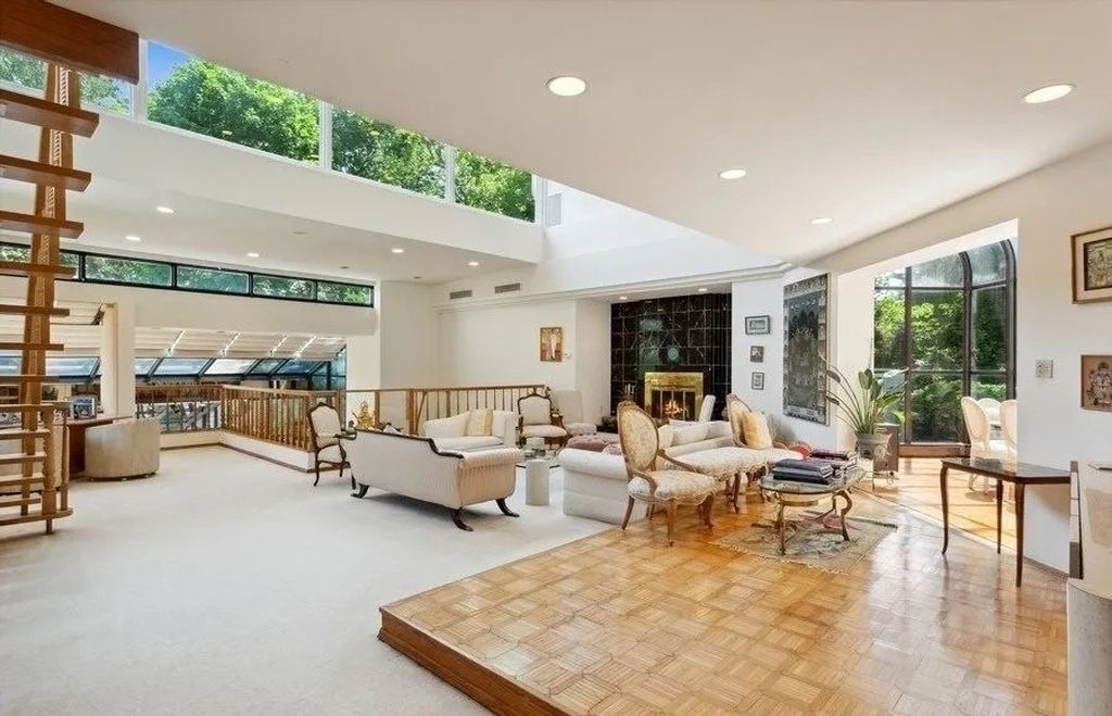 Live in Splendor: Exceptional Mansion for Sale in Hewlett Bay Park, NY at $3.65M - Your Gateway to Luxurious Living