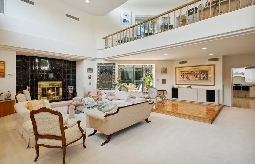 Live in Splendor: Exceptional Mansion for Sale in Hewlett Bay Park, NY at $3.65M - Your Gateway to Luxurious Living