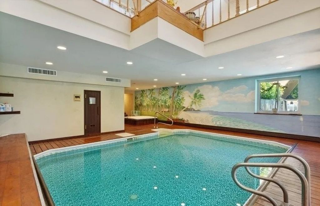 Live in Splendor: Exceptional Mansion for Sale in Hewlett Bay Park, NY at $3.65M - Your Gateway to Luxurious Living