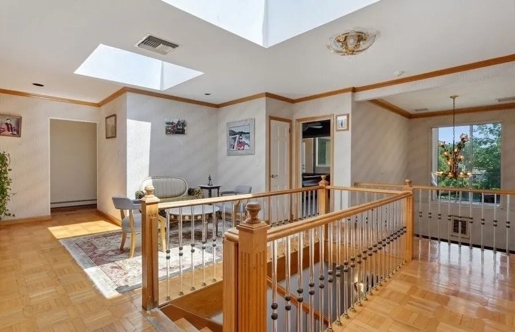 Live in Splendor: Exceptional Mansion for Sale in Hewlett Bay Park, NY at $3.65M - Your Gateway to Luxurious Living