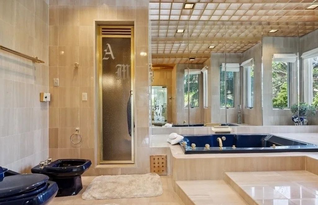 Live in Splendor: Exceptional Mansion for Sale in Hewlett Bay Park, NY at $3.65M - Your Gateway to Luxurious Living