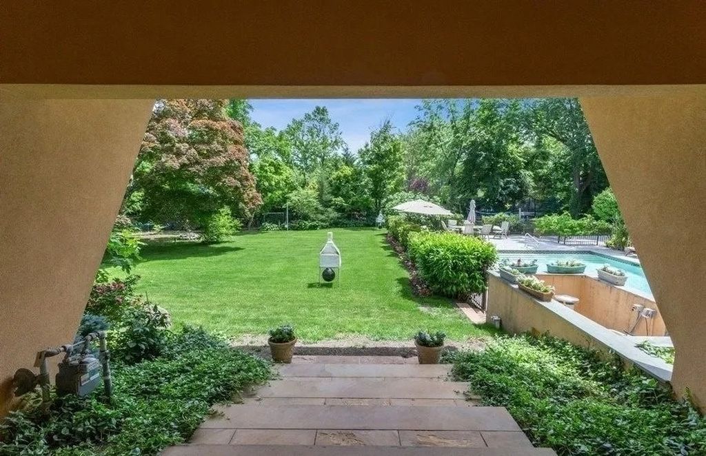 Live in Splendor: Exceptional Mansion for Sale in Hewlett Bay Park, NY at $3.65M - Your Gateway to Luxurious Living