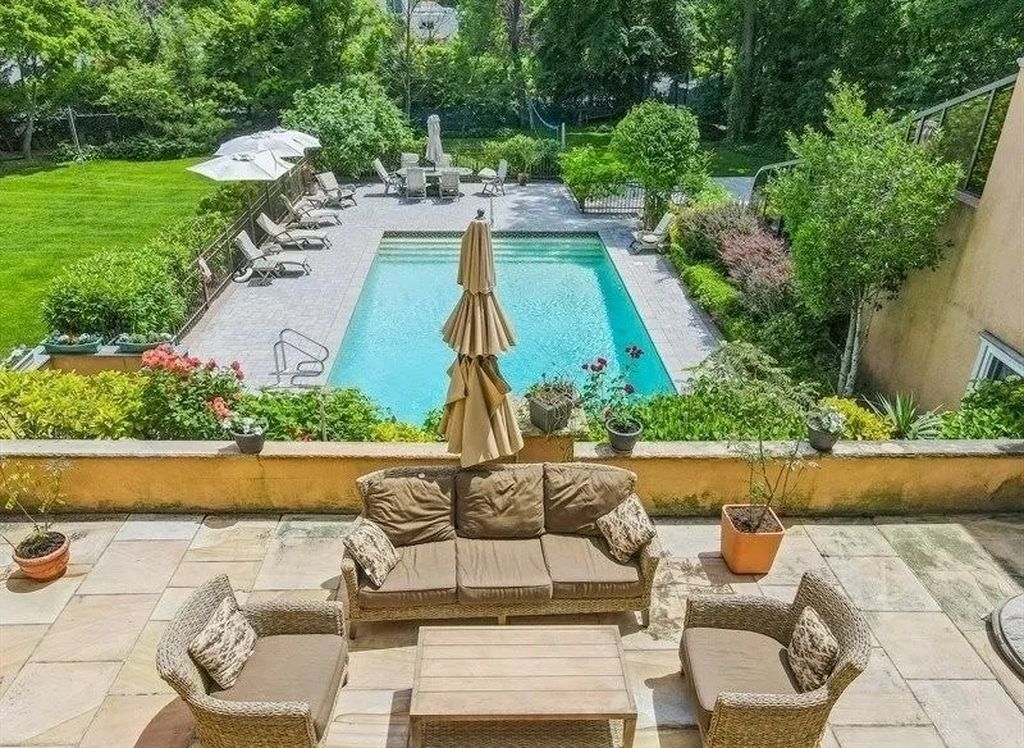 Live in Splendor: Exceptional Mansion for Sale in Hewlett Bay Park, NY at $3.65M - Your Gateway to Luxurious Living