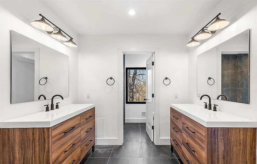 Live in Style: Beautifully Designed Waterfront Home in Bloomfield Hills, MI on Market for $2,350,000