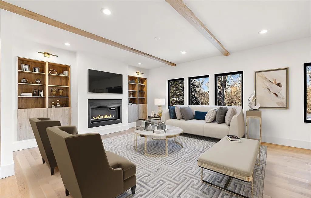 Live in Style: Beautifully Designed Waterfront Home in Bloomfield Hills, MI on Market for $2,350,000