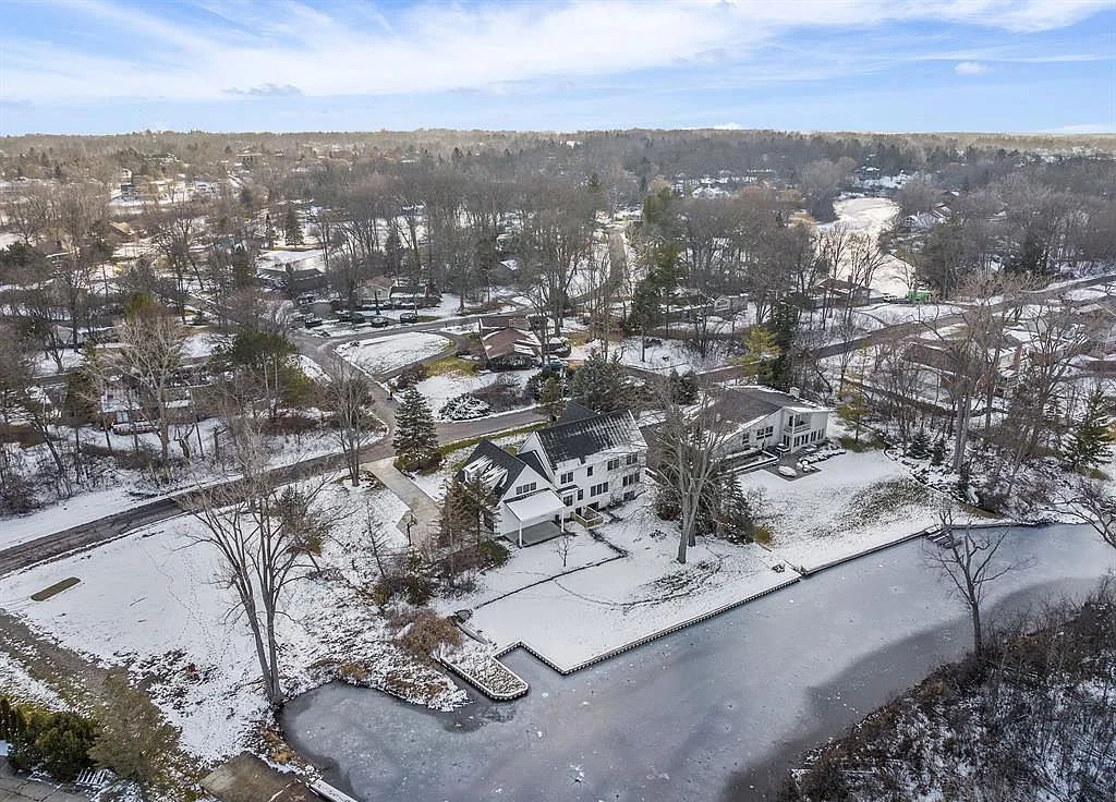 Live in Style: Beautifully Designed Waterfront Home in Bloomfield Hills, MI on Market for $2,350,000