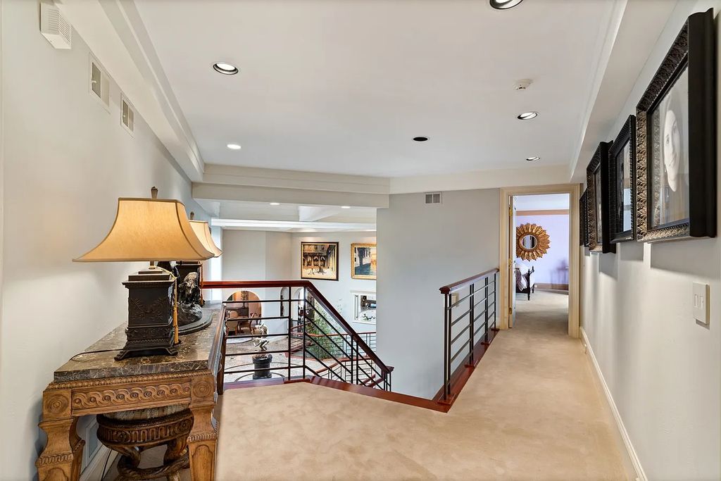 Magnificent 3.579M Residence in North Barrington IL Offers Enchanting Entertainment Spaces and a Peaceful Sanctuary for Relaxation 22 1